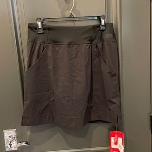 North face flash dry skirt. Never worn and tags still on
